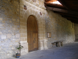 Entrada principal de la iglesia